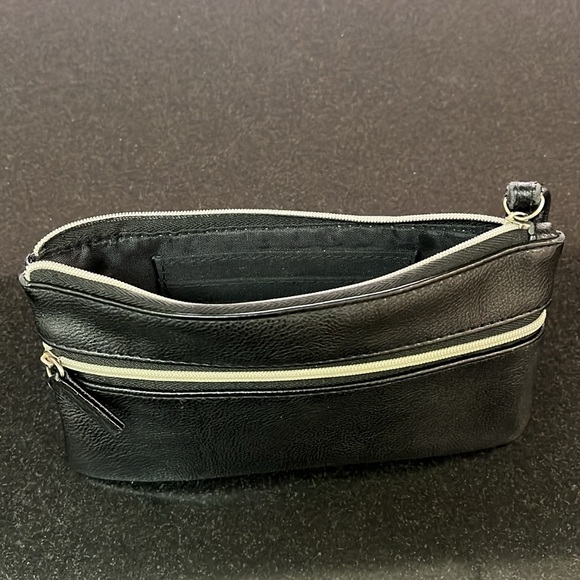 (1 NEW) SHERPA Wristlet w/Pockets & (1) Smaller Wristlet w/Zip Pockets - Picture 7 of 7